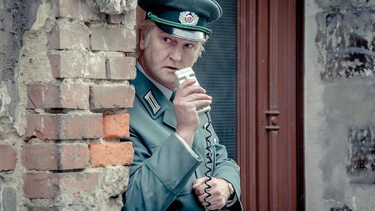 Póster oficial de la película Una comedia de la Stasi en alta calidad HD 4K